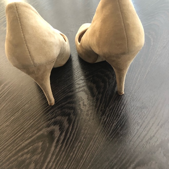 Also suede beige pumps - Picture 2 of 3